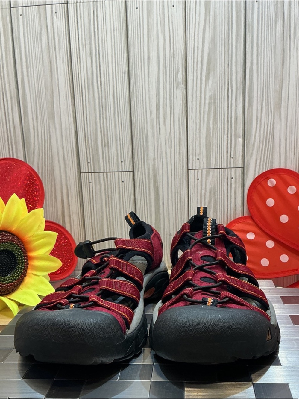 Keen Burgundy Red and Black Outdoor Sandals - Picture 2 of 10